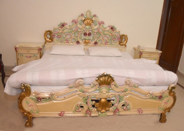 Standard Double or Twin Room | Desk, soundproofing, free WiFi - New Shelton House (Islamabad)