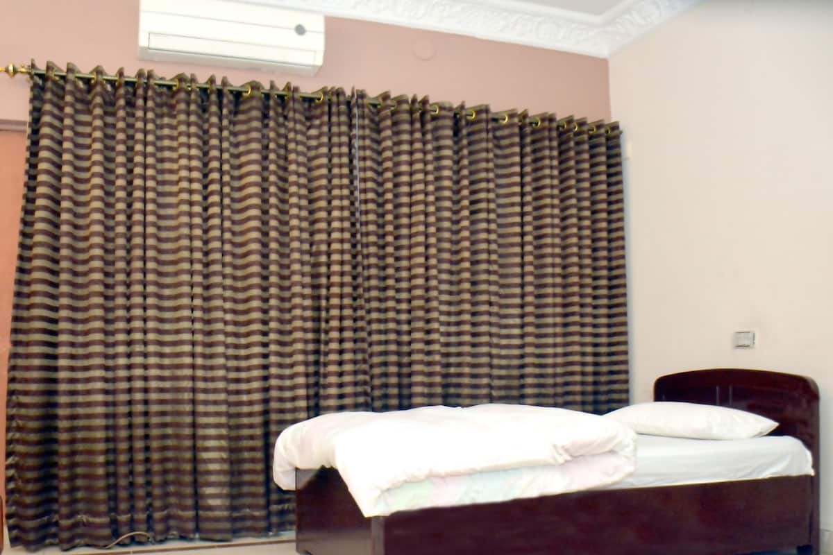Deluxe Triple Room | Desk, soundproofing, free WiFi