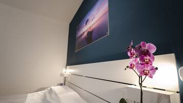 Apartment | 1 bedroom, premium bedding, desk, soundproofing