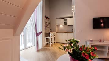 Classic Apartment, City View | Free WiFi, bed sheets
