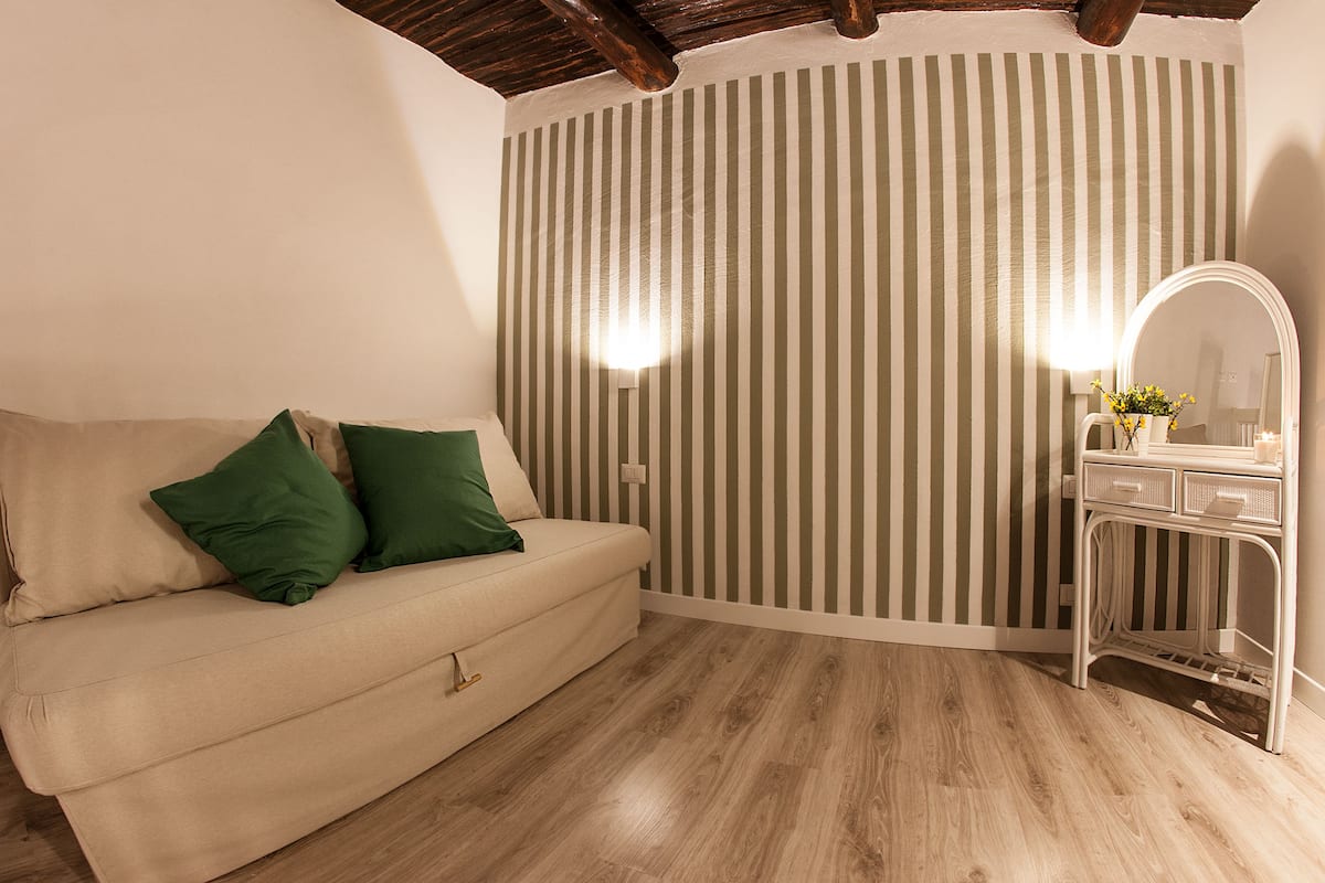 Standard Room, City View | Free WiFi, bed sheets
