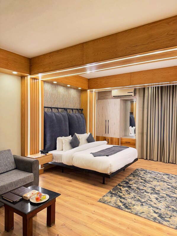 Royal Room | Premium bedding, down duvets, memory-foam beds, minibar - Grand Islamabad Hotel (Islamabad)