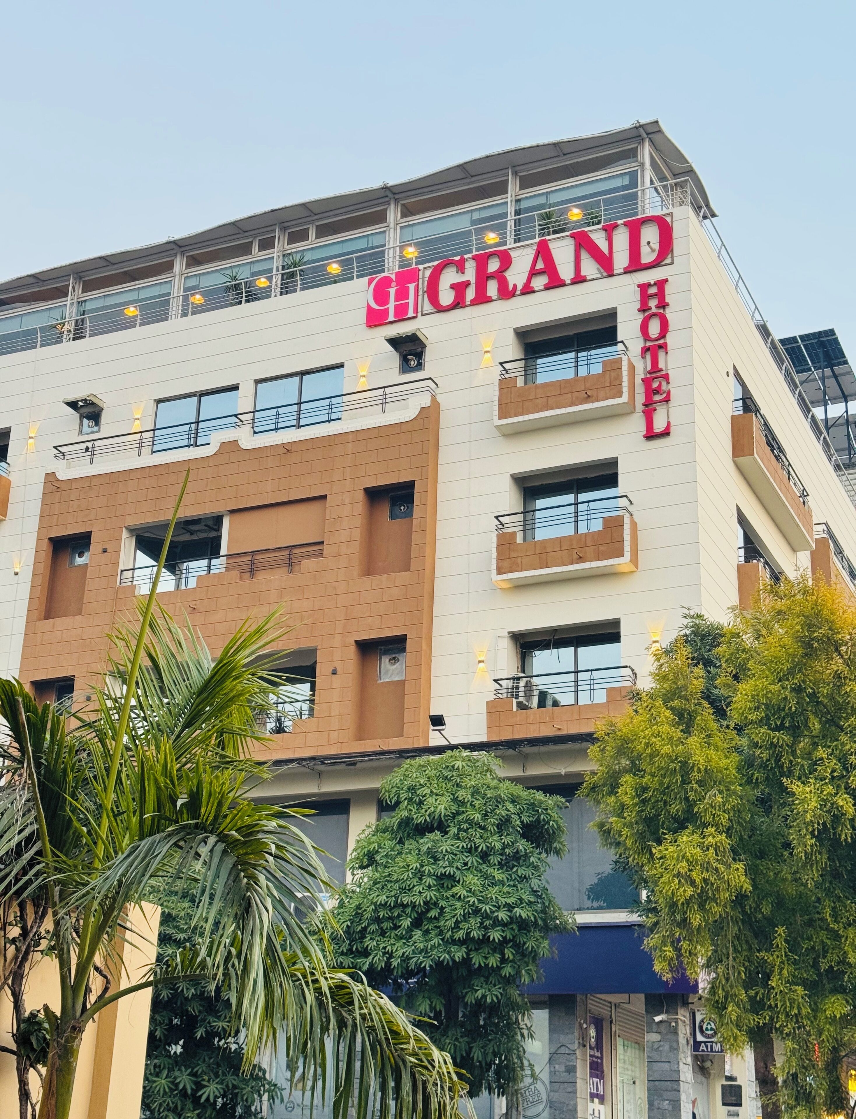 Photo - Grand Islamabad Hotel