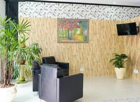 Sala de estar en el lobby. Rohedama Hotel
