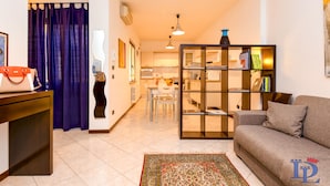 City appartement, 2 slaapkamers, keuken | Woonkamer