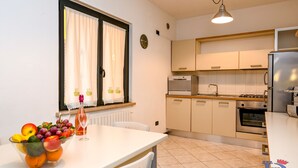 City appartement, 2 slaapkamers, keuken | Privékeuken