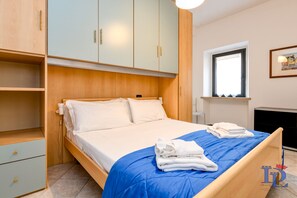 City-Apartment, 2 Schlafzimmer, Küche | 2 Schlafzimmer, individuell dekoriert, individuell eingerichtet
