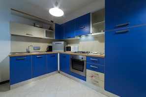 Appartement Ville, 1 chambre, cuisine, vue ville | Café et/ou machine à café