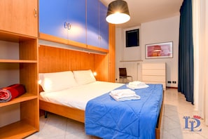 City Apartment, 1 Bedroom, Kitchen, City View | 1 bedroom, individually decorated, individually furnished, desk - Desenzanoloft – Desenzano Corte Blu Downtown (Desenzano del Garda)
