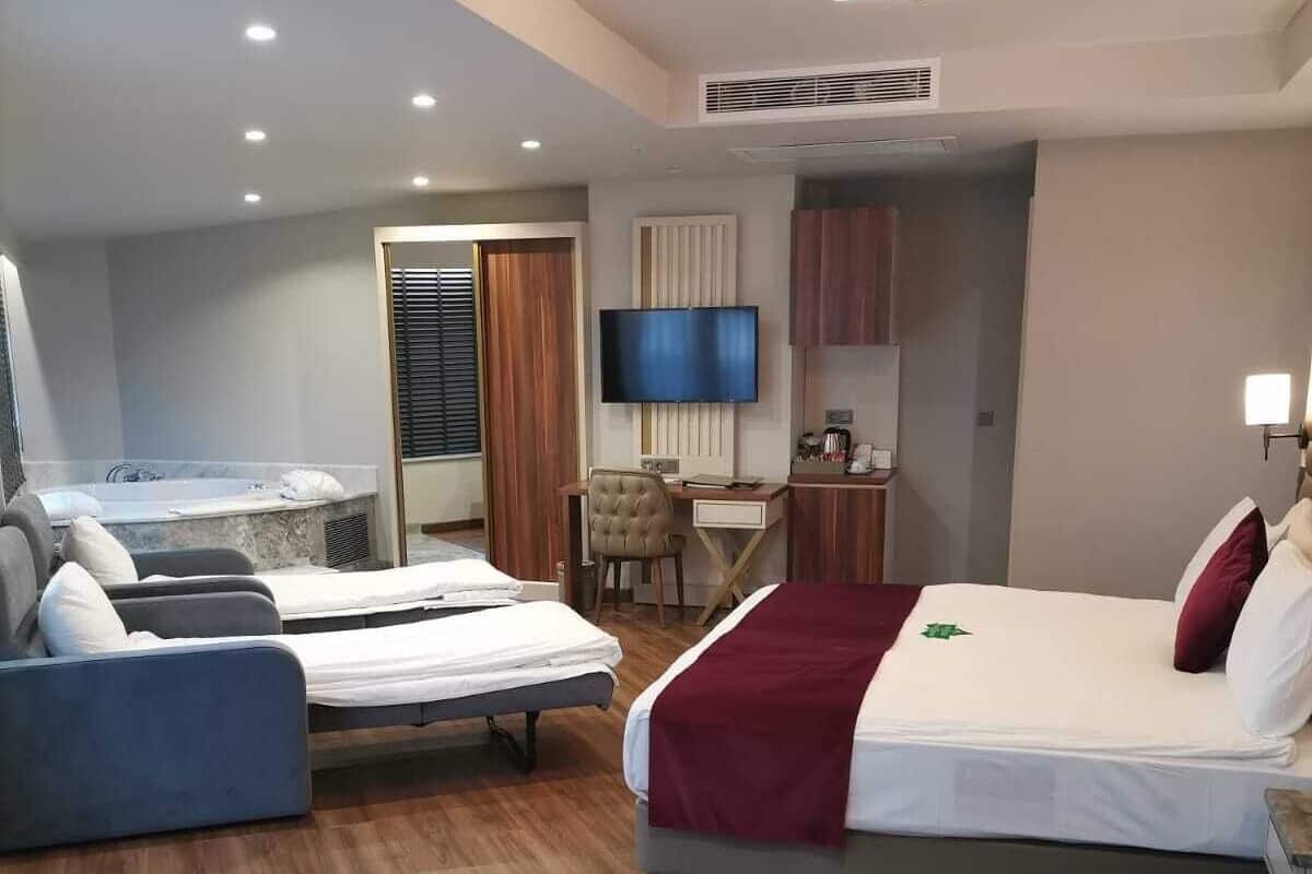 Superior Suite Room with Sea View | 2 bedrooms, minibar, in-room safe, desk