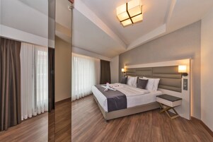 Family Suite Room  | ミニバー、セーフティボックス (室内)、デスク、ノートパソコン用作業スペース