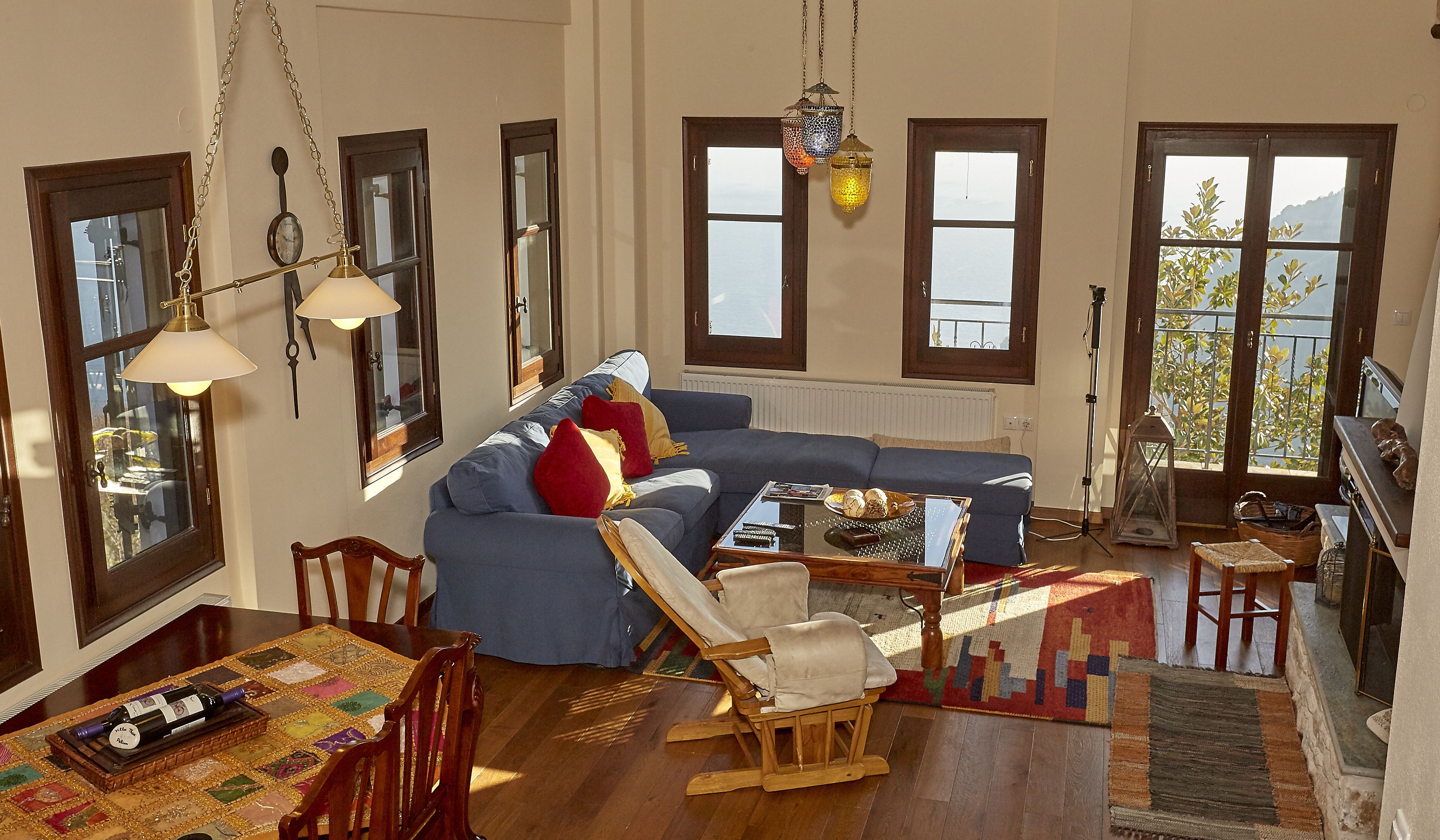 บ้านพักทราดิชันนัล | บริเวณนั่งเล่น | ทีวีจอแบน 42 นิ้ว พร้อม  ช่องดาวเทียม, ทีวี, เตาผิง