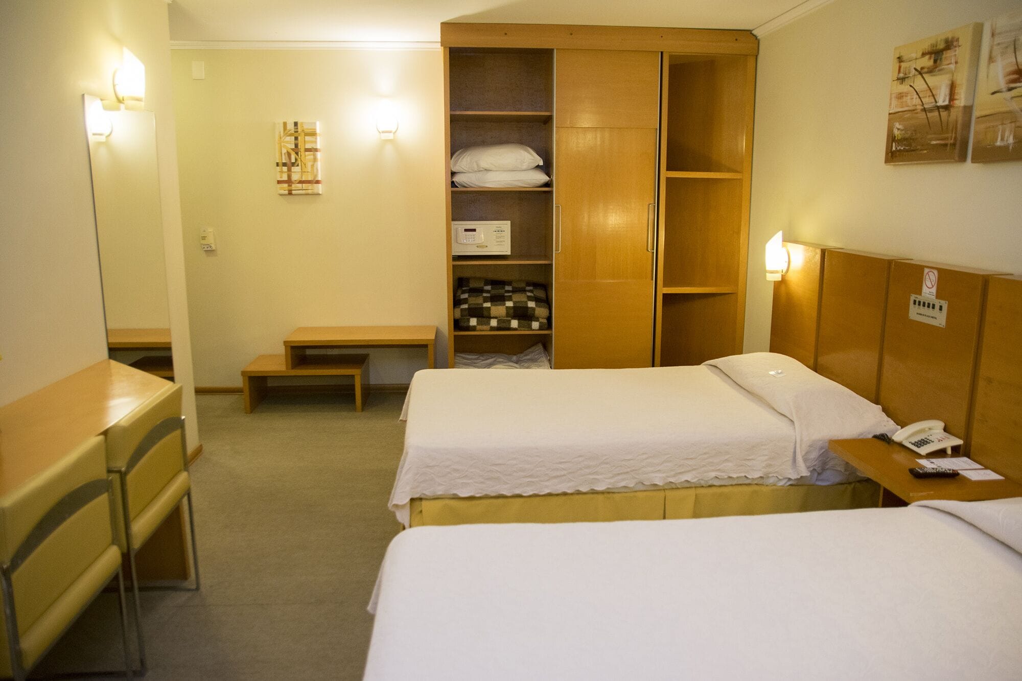 executive twin room single | 1 bedroom, pillow-top beds, minibar, in-room safe