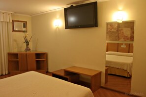 Suíte premium (Master) | Camas com colchões pillow-top, frigobar, cofres nos quartos