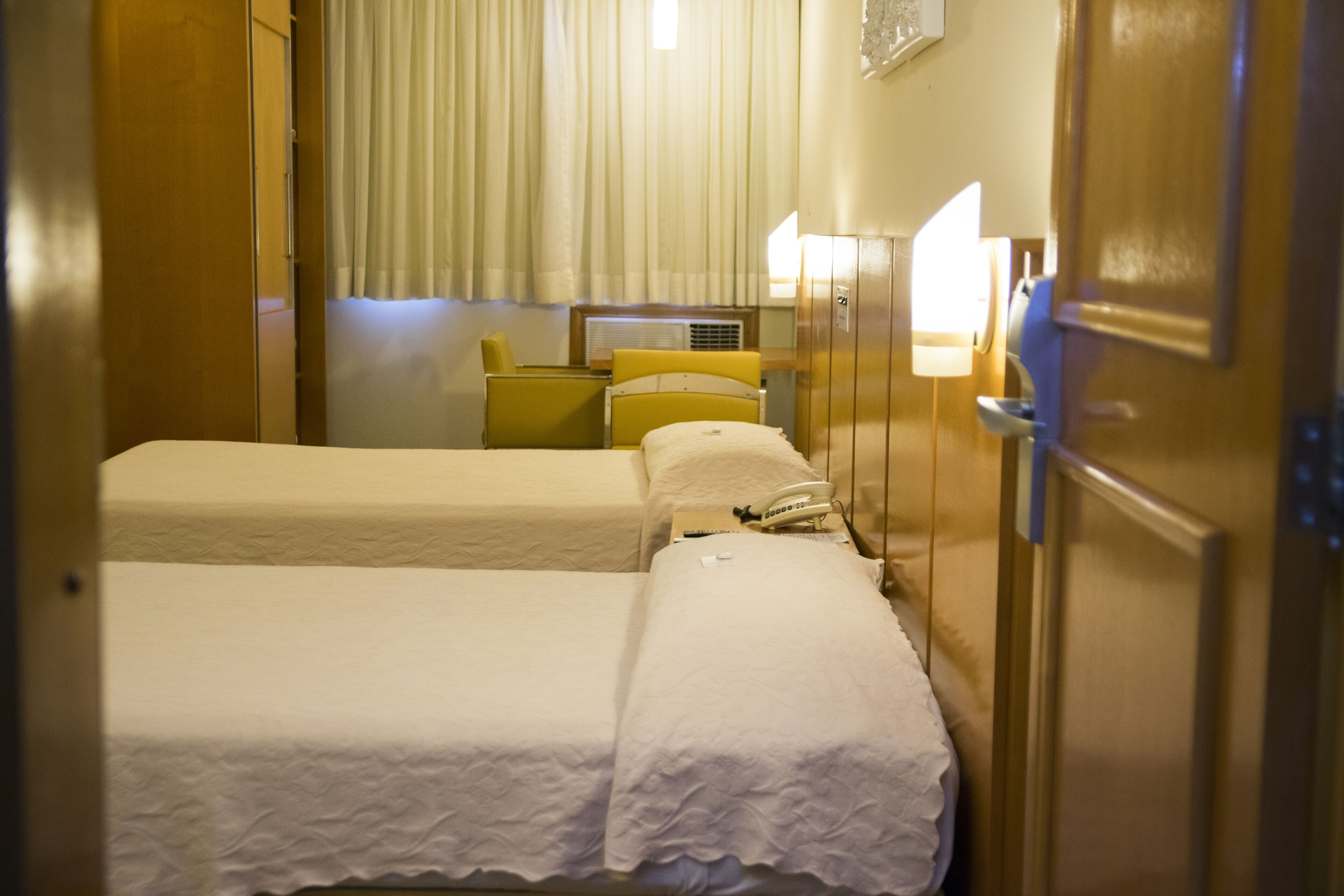 executive twin room single | 1 bedroom, pillow-top beds, minibar, in-room safe
