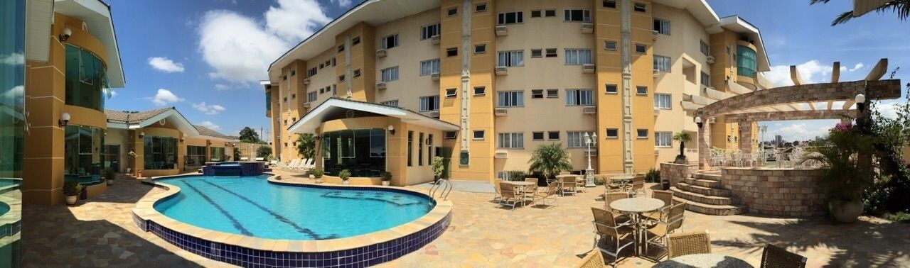 Piscina interna, 2 piscinas externas, espreguiçadeiras