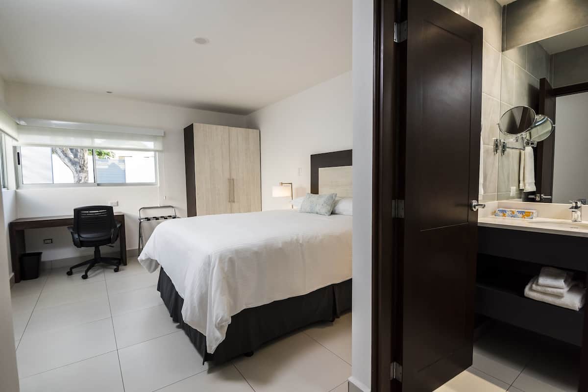 Standaard kamer, 1 queensize bed | Kameruitzicht