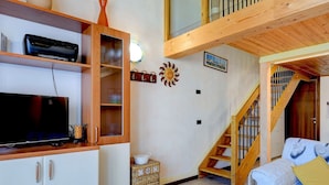 Apartment, 1 Bedroom | Living room | Flat-screen TV - Desenzanoloft – Lo Chalet di Marilù (Desenzano del Garda)