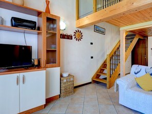 Appartement, 1 chambre | Salle de séjour