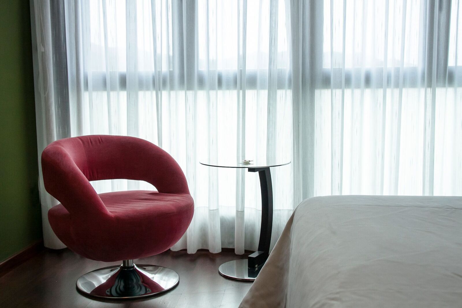 Habitación estándar doble | Ropa de cama de alta calidad, caja fuerte, escritorio y cunas gratuitas