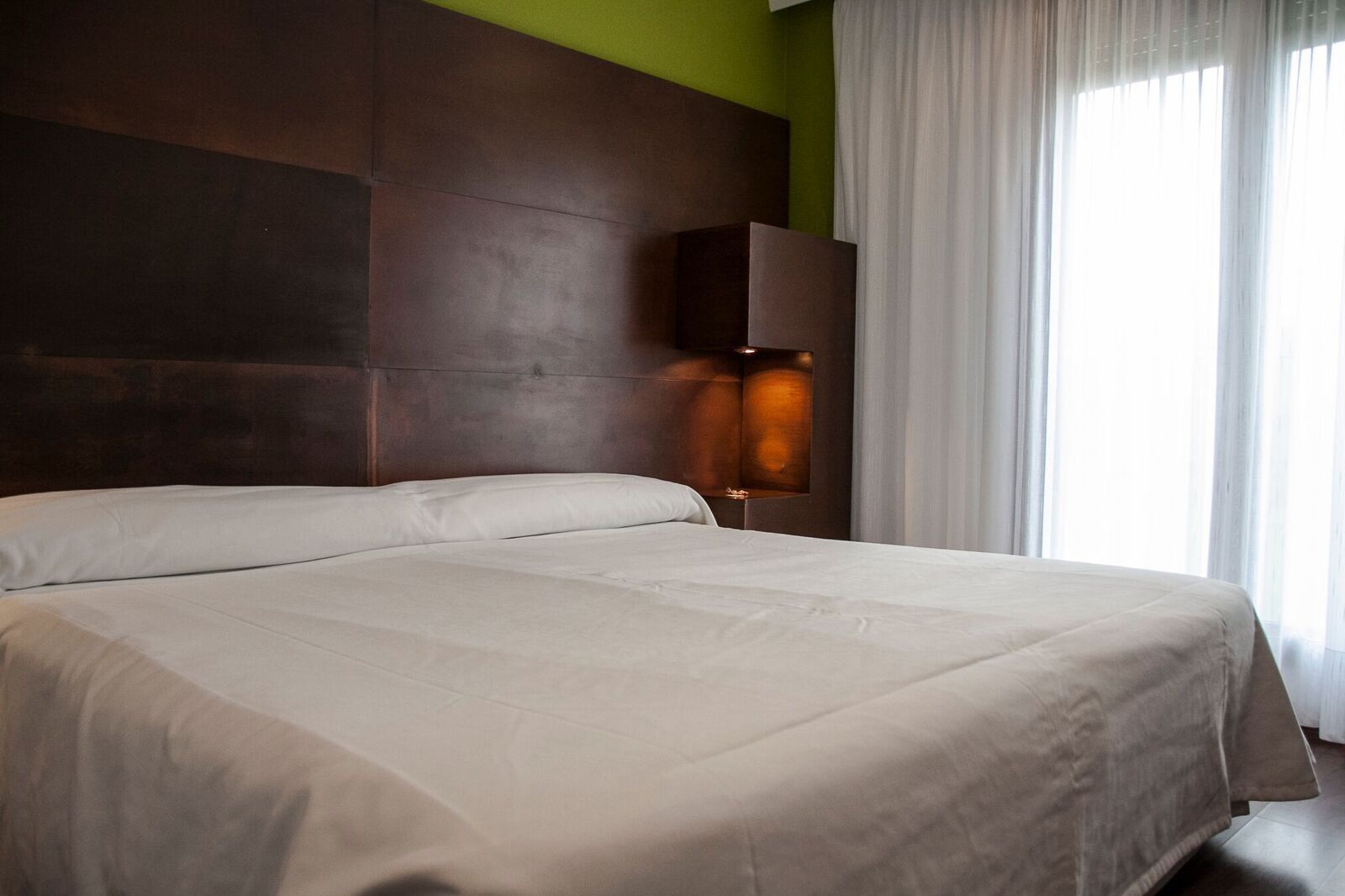 Habitación doble superior | Ropa de cama de alta calidad, caja fuerte, escritorio y cunas gratuitas