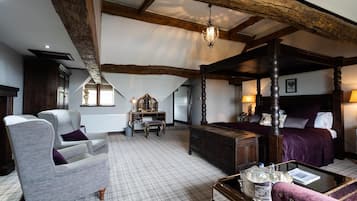 Premium bedding, desk, iron/ironing board, free WiFi