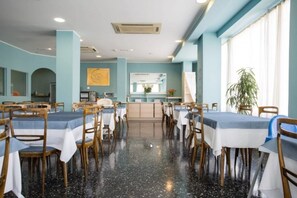 Daily continental breakfast (EUR 8.00 per person) - Hotel Boston (Cattolica)
