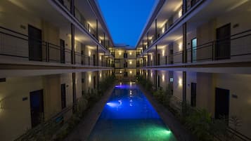 Outdoor pool, sun loungers