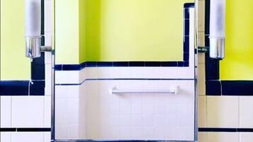 Double Room | Bathroom | Shower, free toiletries, hair dryer, bathrobes