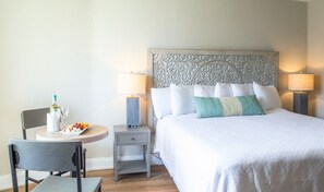 1 habitación, cortinas blackout y tabla de planchar con plancha 