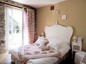 Comfort-Doppelzimmer | Individuell dekoriert, individuell eingerichtet, Schreibtisch