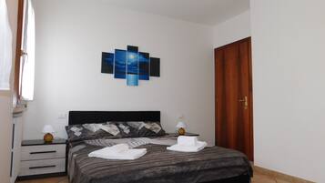 Superior Apartment, 2 Bedrooms | 1 bedroom, soundproofing, free WiFi, bed sheets
