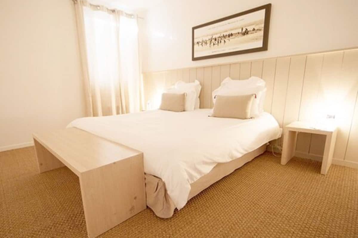 Comfort Double Room | In-room safe, individually decorated, individually furnished, desk