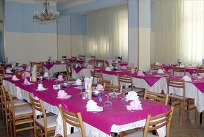 Daily buffet breakfast for a fee - Hotel Moja (Cesenatico)