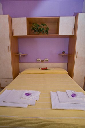 In-room safe, free WiFi, bed sheets - Hotel Moja (Cesenatico)