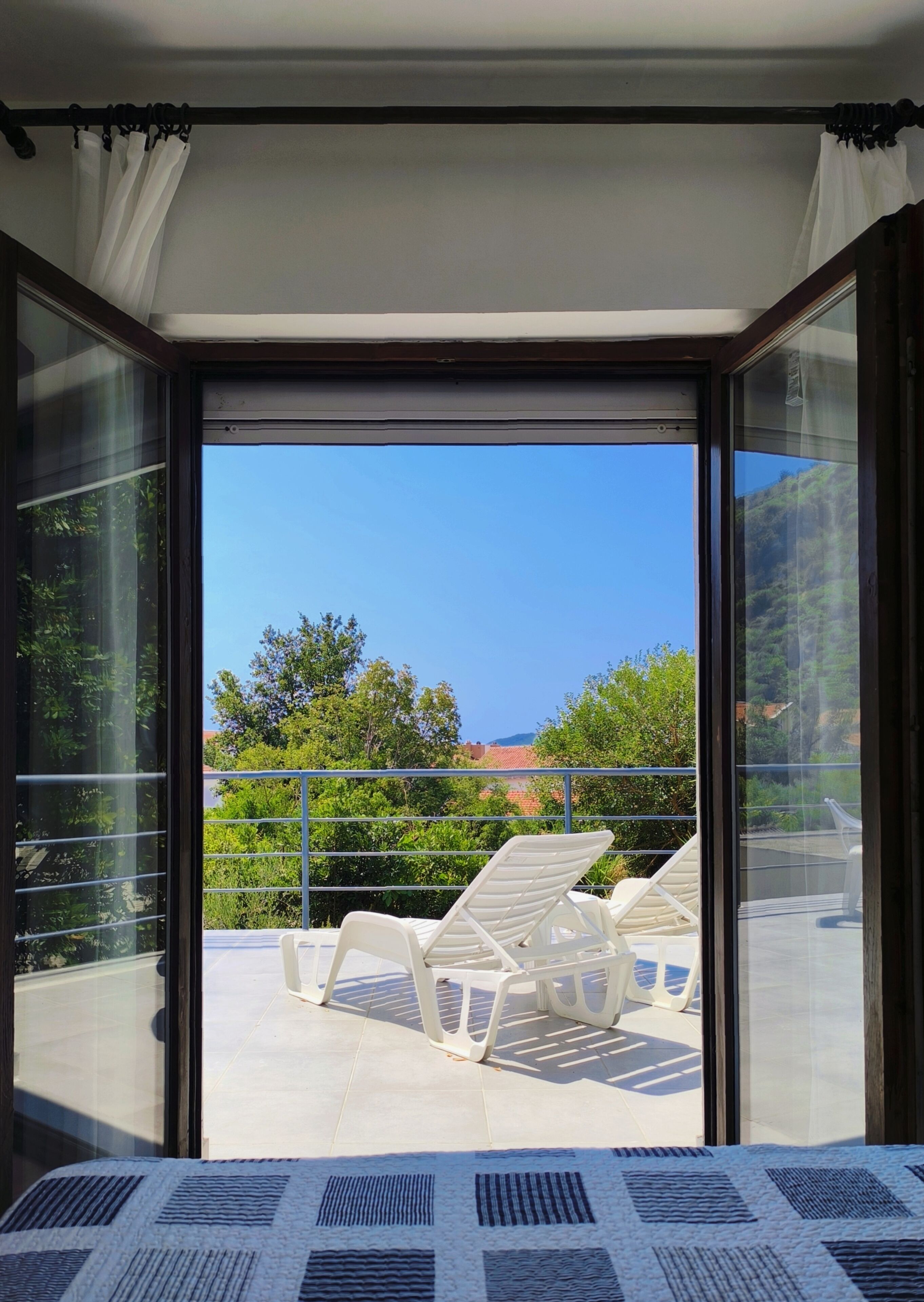 2 dormitoris, planxa i posts de planxar, wifi gratuïta i roba de llit 