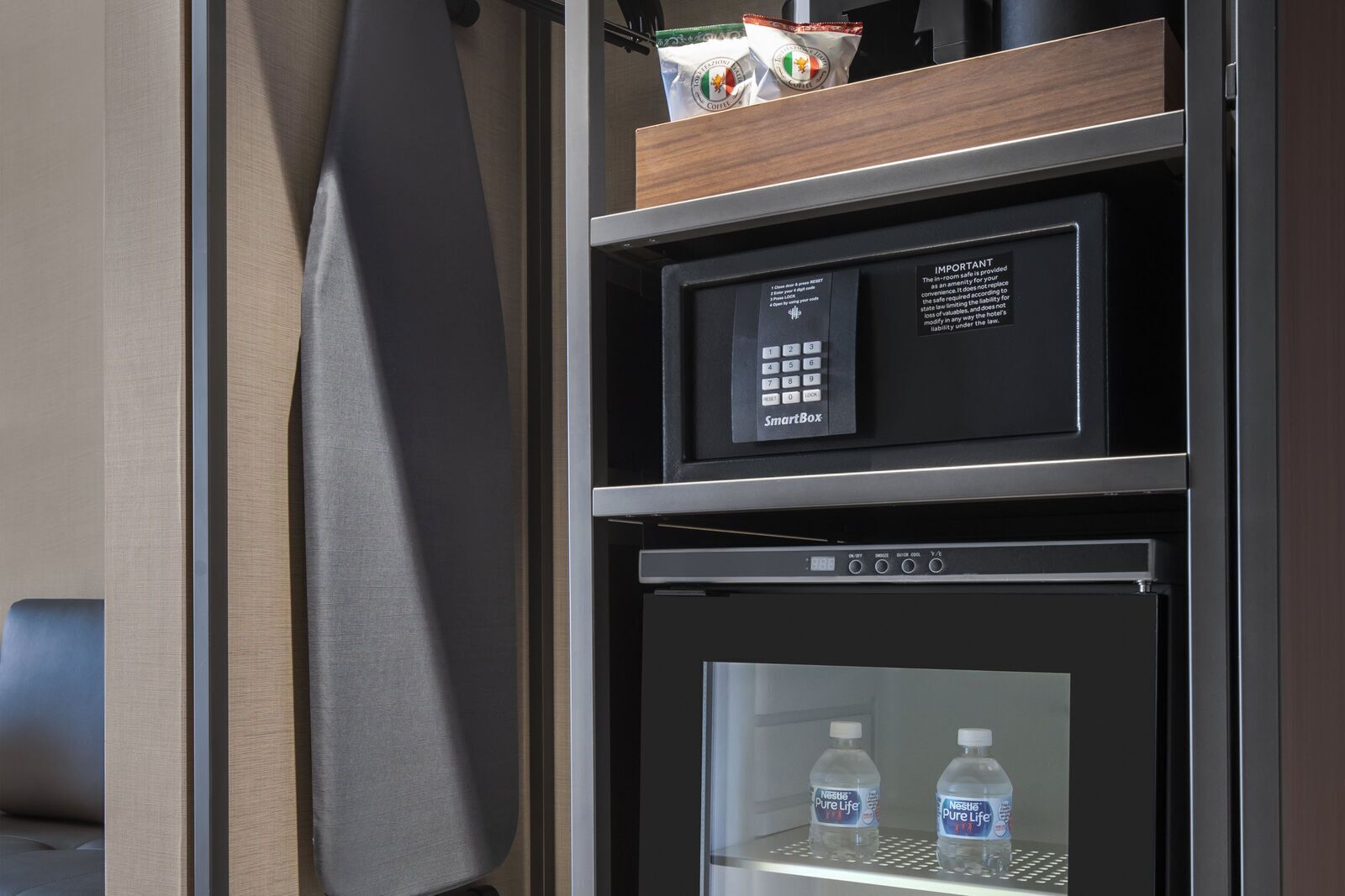 premium bedding, in-room safe, desk, laptop workspace