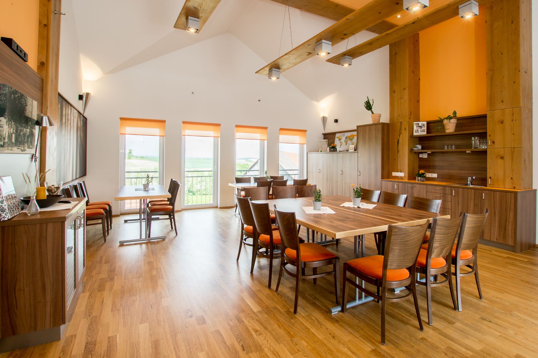 Appartamento Standard, 2 camere da letto | Area soggiorno | TV a schermo piatto