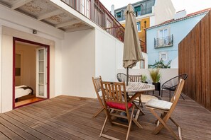Superior Apartment | Terrace/patio - Gonzalo's Guest Apartments - Alfama Terrace (Lisbon)