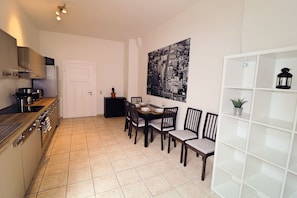 Condo Confort, 3 habitaciones | Cocina privada | Refrigerador, horno, parrilla de estufa y lavavajillas 