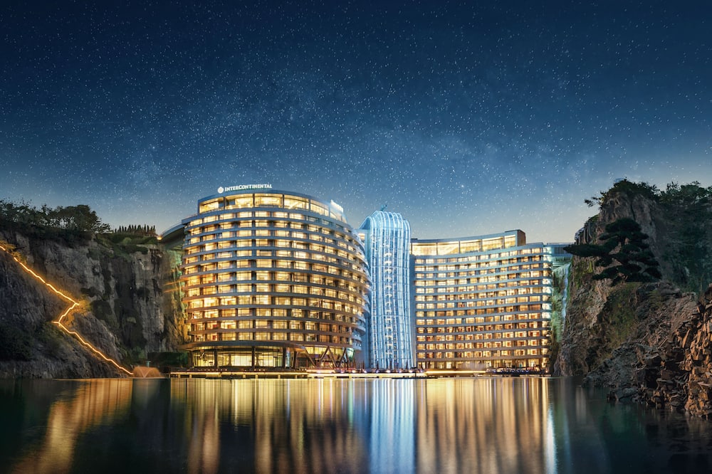 InterContinental Shanghai Wonderland by IHG