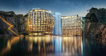 InterContinental Shanghai Wonderland by IHG