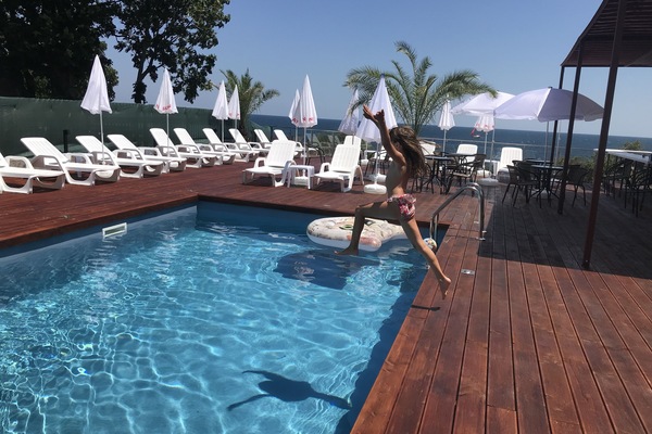 Seasonal outdoor pool, pool umbrellas, sun loungers