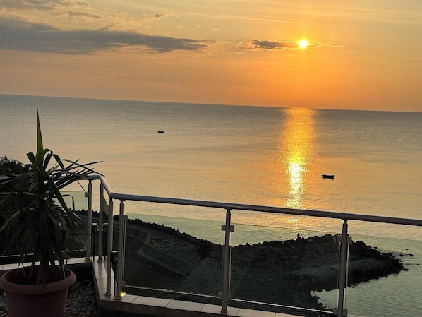 Panoramic Apartment, 1 Bedroom, Hot Tub | Terrace/patio - Family Hotel Sunday (Kiten)