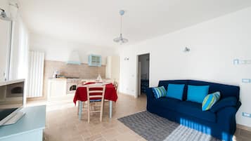 Apartment, 2 Schlafzimmer | Wohnbereich | Flachbildfernseher