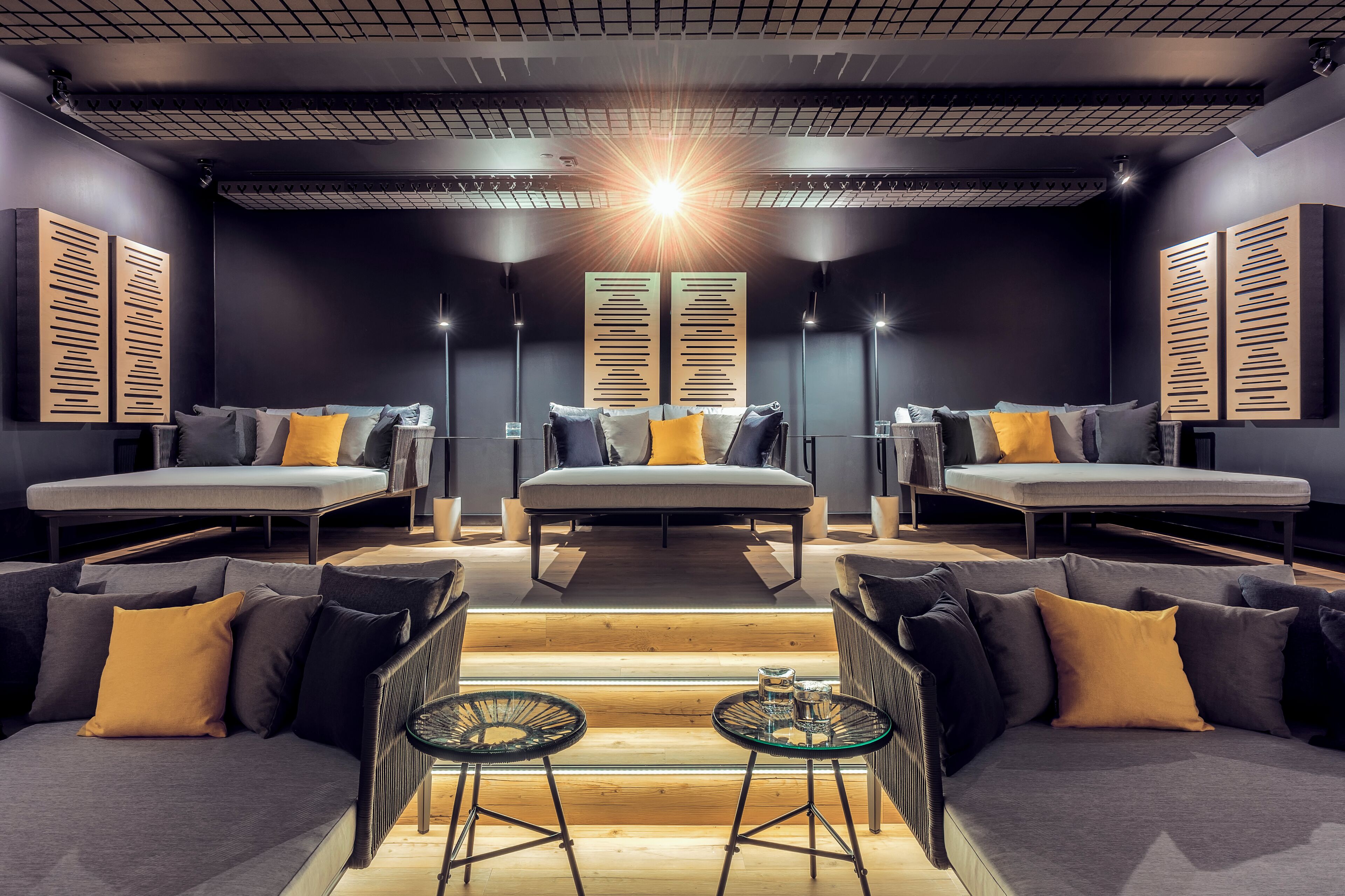 Couples treatment rooms, body treatments, hot stone massages