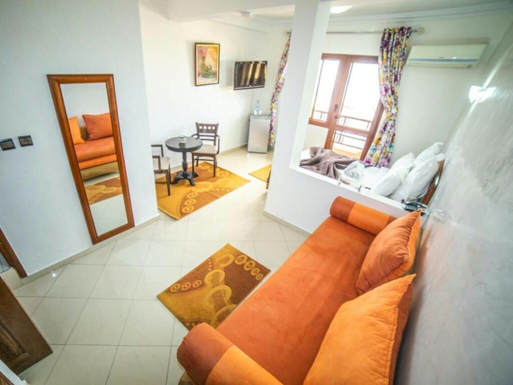 Living area | 32-inch LCD TV with satellite channels, TV
