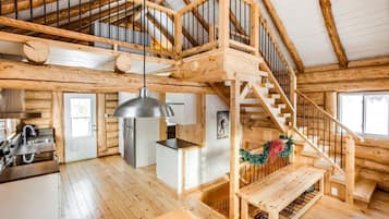 Design Chalet, 3 Bedrooms | Living area | 41-inch flat-screen TV with cable channels, TV
