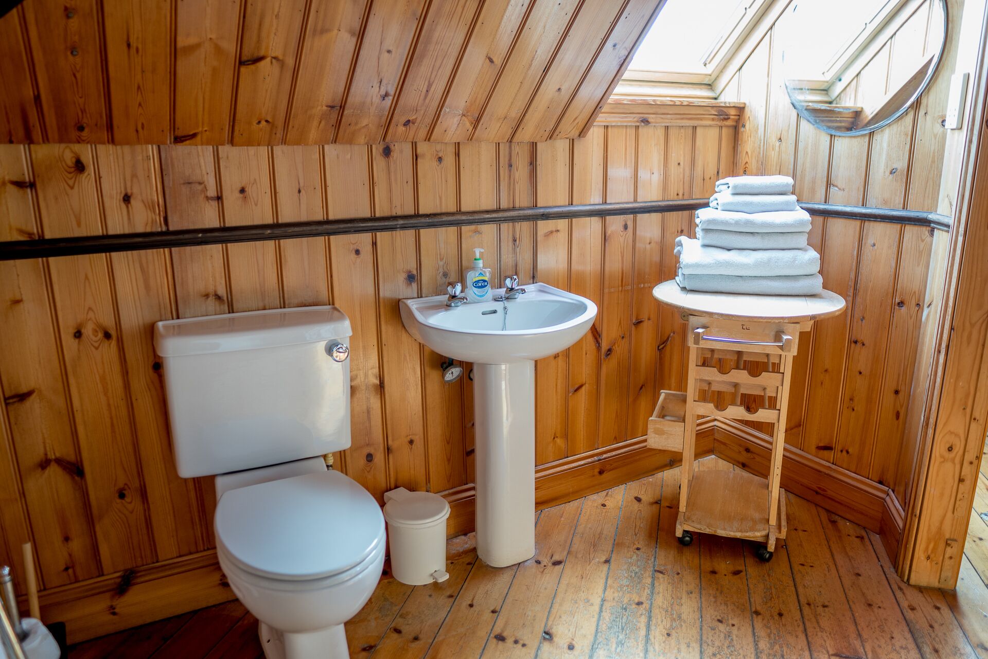 south roof room | interior