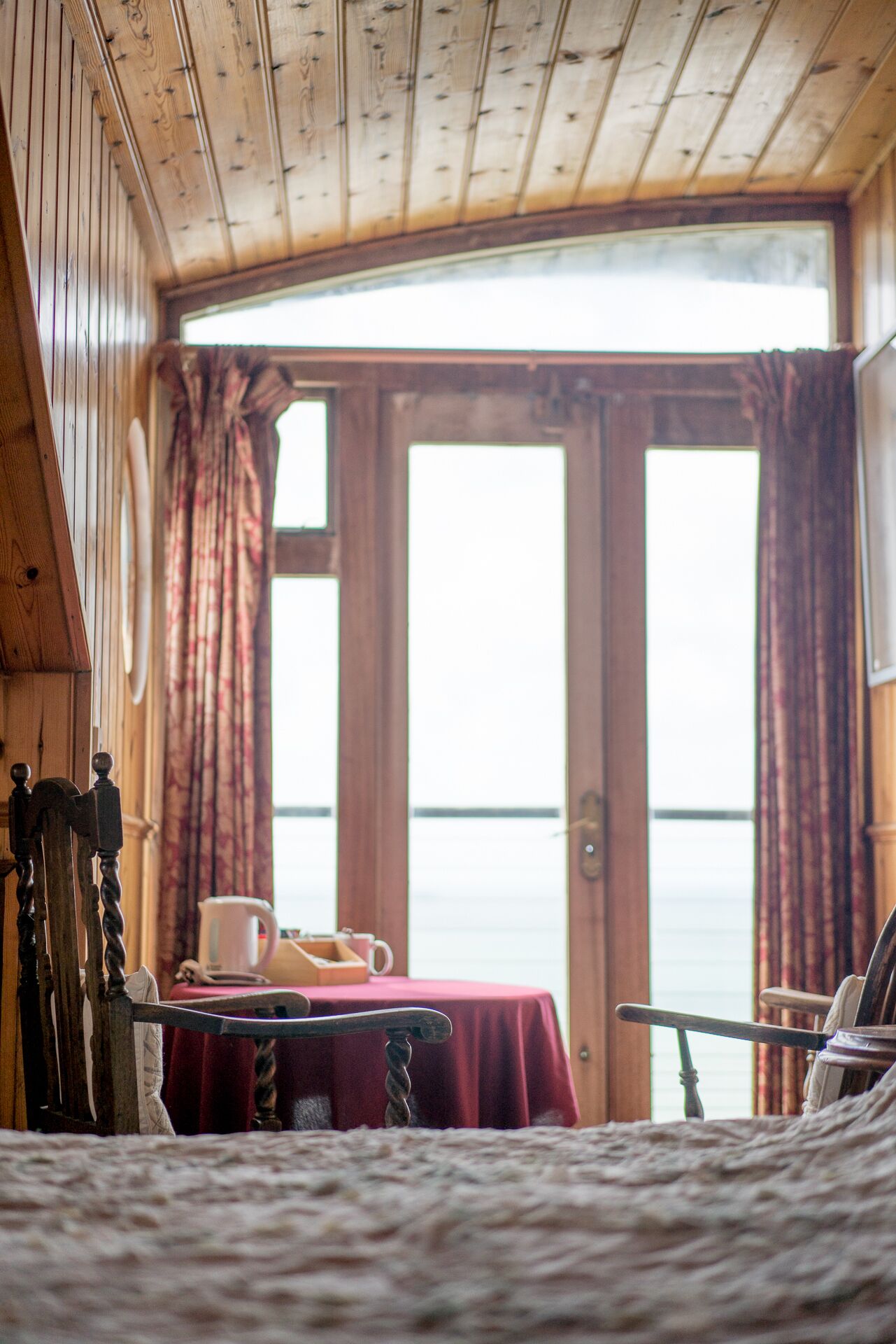 South Roof Room | Interior